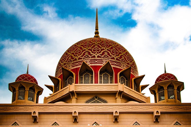 #17-19Hrs Kuala Lumpur MPV Day Tour from Singapore w' Tour Guide - Merdeka Square and the story of independence