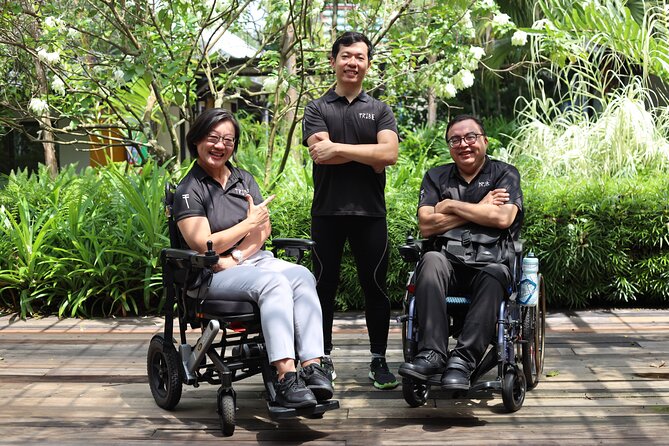 2-4 days in Singapore Guided Tour Pass - Jewel Changi Airport beyond a photo stop