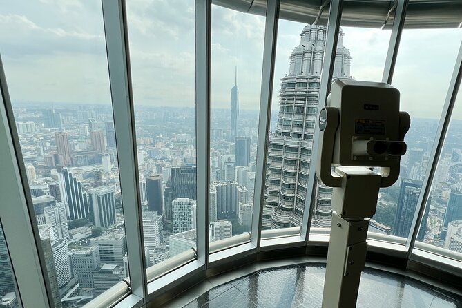 2-WAY FLIGHT: Private Kuala Lumpur guided day tour from Singapore - The return flight and evening meal