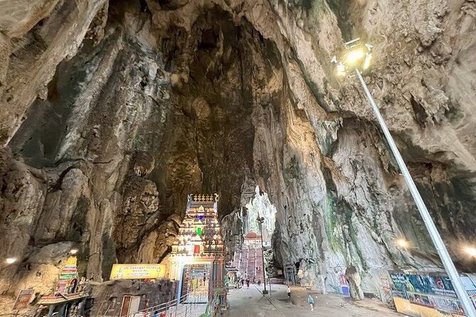 2-WAY FLIGHT: Private Kuala Lumpur guided day tour from Singapore - The early hotel pickup and border crossing