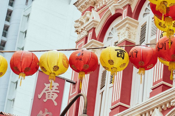A Magical Evening in Singapore: Private City Tour - Hawker centers without the guesswork
