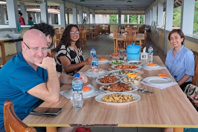 Batam Heritage Tour with Singapore Ferry Ticket, Lunch & Massage - Batam’s mosques and the Welcome monument