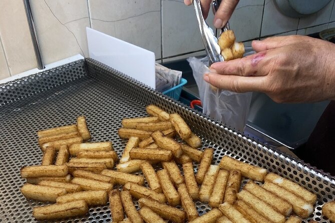 Best Ever Street Foods with Local Foodie - PRIVATE TOUR - Price and what you get for $95.24