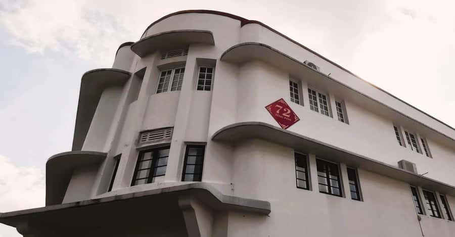 Botanic Gardens & Tiong Bahru Walking Tour with Breakfast - Should you book the Botanic Gardens and Tiong Bahru walk?