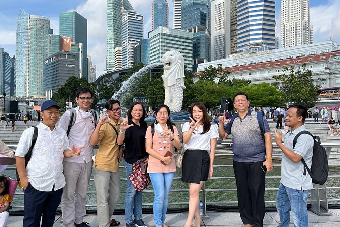 City Highlights Tour: Singapore River & Marina Bay - Old shophouses beside Singapore’s new towers
