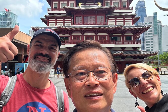 CityWalk With A Local - Thian Hock Keng Temple rewards careful attention