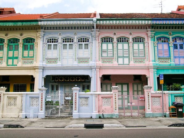 Drinks & Bites in Singapore Private Tour - Peranakan houses and the first visual clues