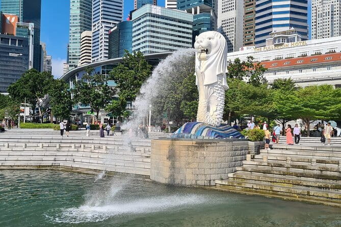 Exclusive Private Tour by a Singaporean Guide - Singapore City Gallery and Maxwell Market