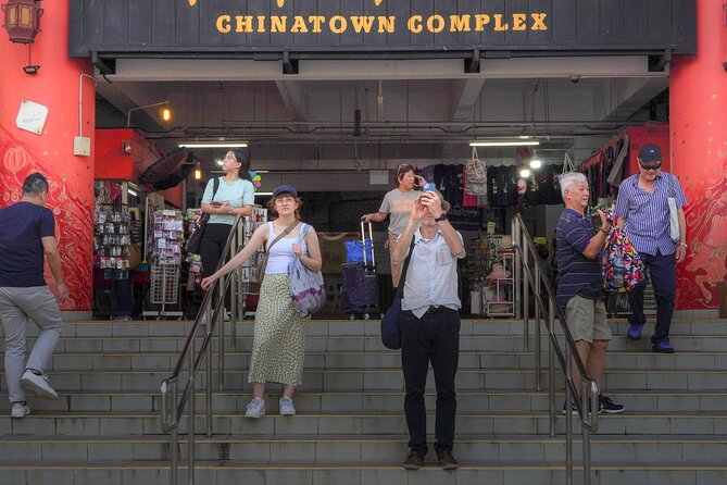 Feel the Heartbeat: A Singapore Chinatown Walking Tour - A stop at Chinatown Complex