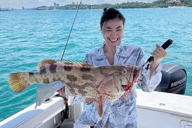 Join-in Yacht Fishing at the Southern Islands of Singapore - Learning to fish instead of simply holding a rod