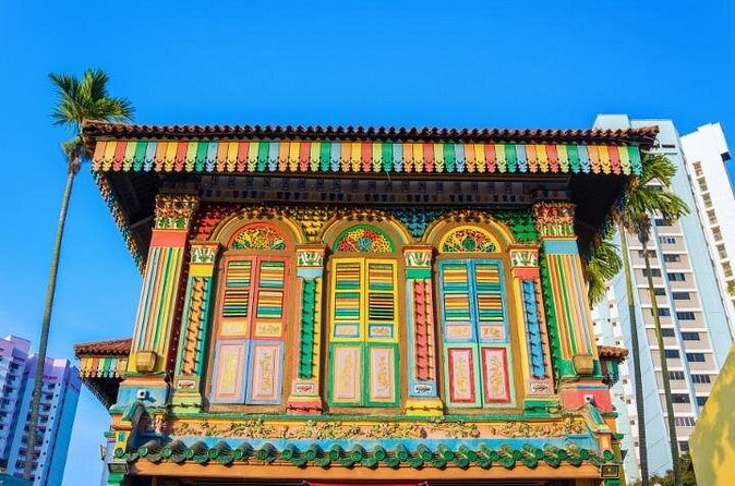 Kampong Glam and Little India Join-in Walking Tour - Sri Veeramakaliamman Temple