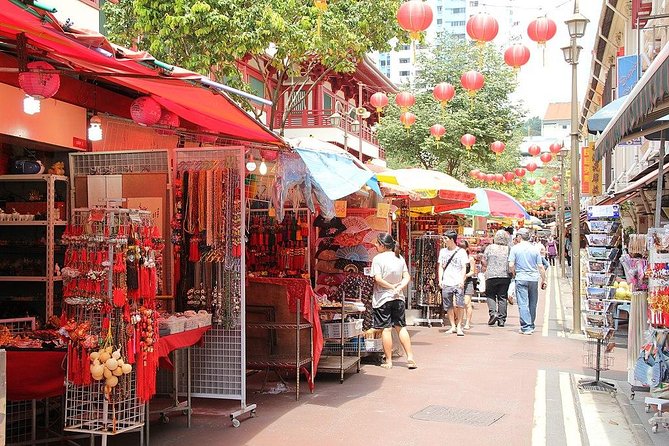 Kampong Glam, Little India & Chinatown with Local Street Food Tastings - Little India brings color, scent, and a hawker-center meal