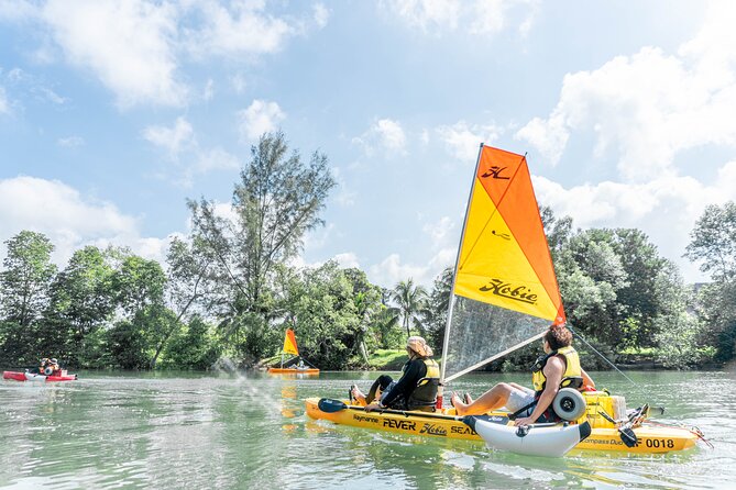 Kayak Sailing in Singapore, Mangrove, Kelong & Pulau Ubin, Seafood Meal Included - Lunch at a floating fish farm