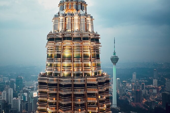Kuala Lumpur and Malacca: Private Historical Tour from Singapore - Malacca begins at Red Square