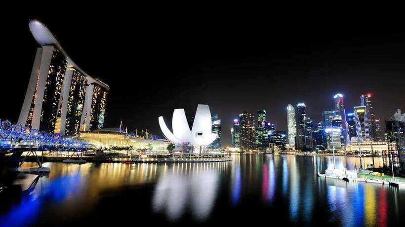 Marina Bay Sands Yacht Cruise - Why Singapore’s skyline works so well from a yacht