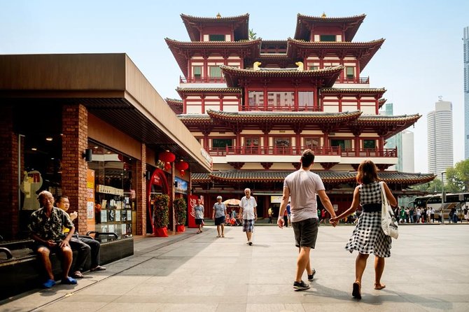 Michelin Premium Food Tour with Hawker Centre & Chinatown Tour - Four stops, with a little help from the guide