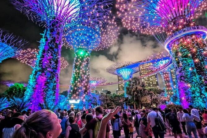 Night out with 6 Food Tastings, Spectra & Garden Rhapsody Shows - The Helix Bridge and Apple Marina Bay Sands