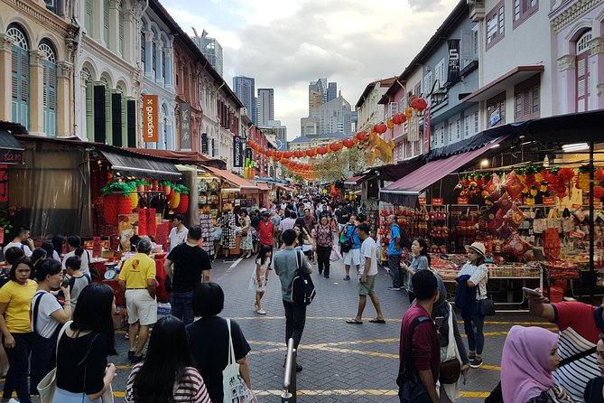 Nostalgic Chinatown of Singapore - Walking the Chinatown Street Market