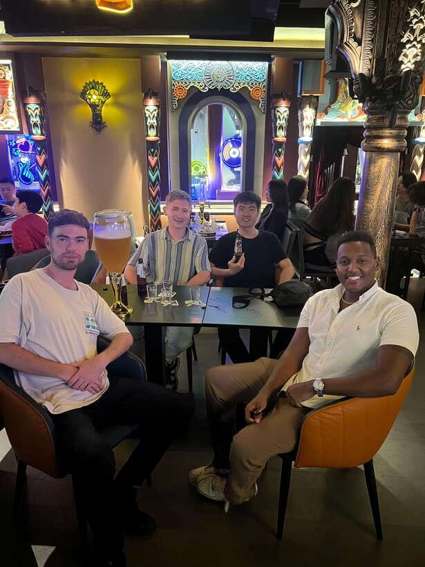 Party Singapore Bespoke Pub Crawl - Is $30 a good value in Singapore?