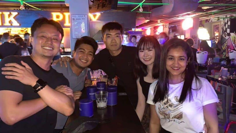 Party Singapore Bespoke Pub Crawl - Who should book this pub crawl?