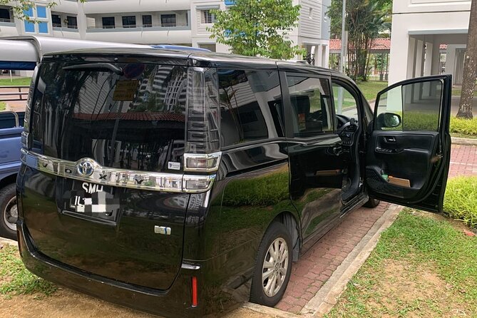 Private Airport Transfers in Singapore - A private car instead of a shared shuttle