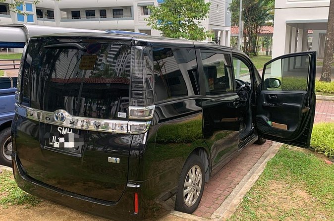 Private Airport Transfers in Singapore - What the driver service is like