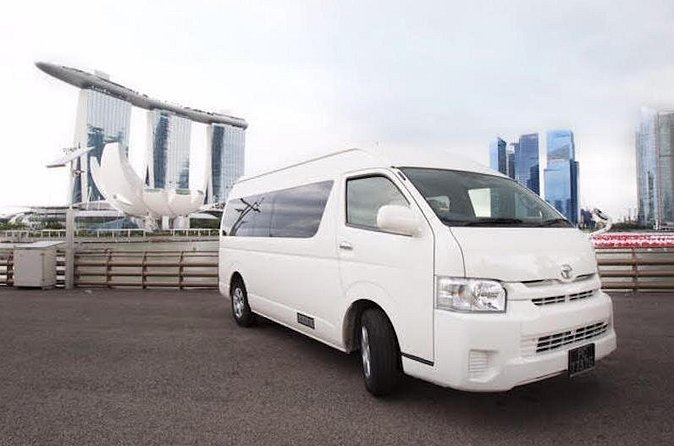 Private Customized Singapore Car Tour (Half Day or Full Day) - Guides and the personal touch