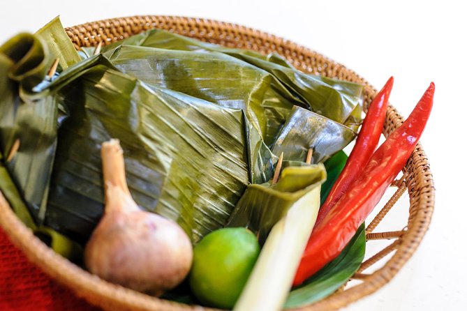 Private Market Visit and Cooking Class With A Professional Chef - Starting at Tiong Bahru Market