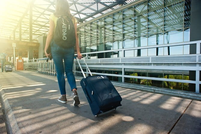 Private Singapore Arrival Transfer: Airport or Cruise Terminal to City - The 30-minute ride and what you receive
