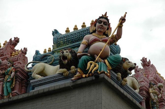 Private Singapore Chinatown, Little India and Temples Guided Tour - Inside the Buddha Tooth Relic Temple