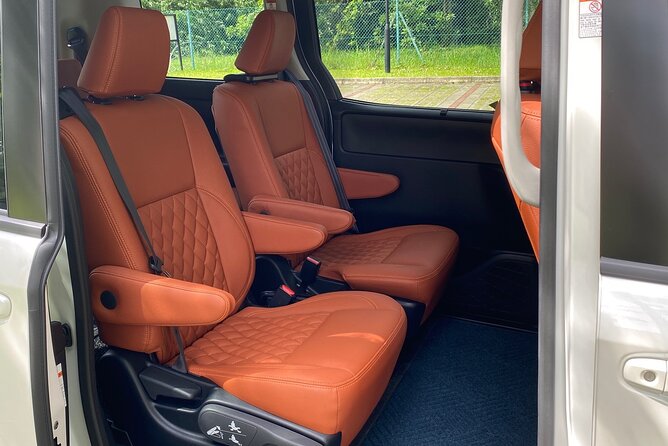 Private Singapore Departure Transfer: Hotel to Changi Airport - A calm final ride through Singapore