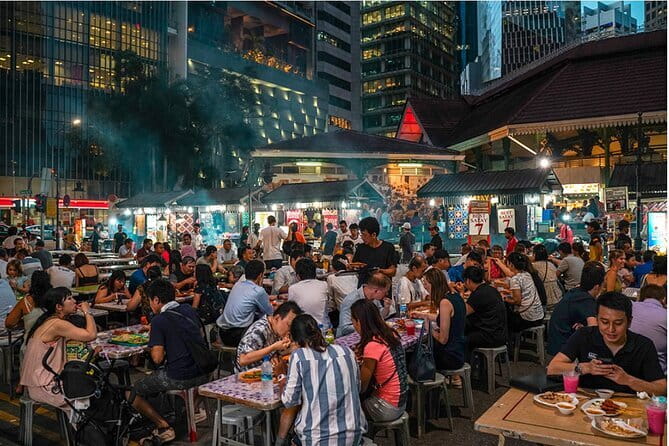 Private Tour Singapore Street Food & Night Tour - Lau Pa Sat: where the evening starts with dinner