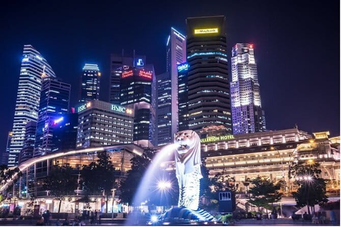 Private Tour Singapore Street Food & Night Tour - Walking from Telok Ayer into Singapore’s city center