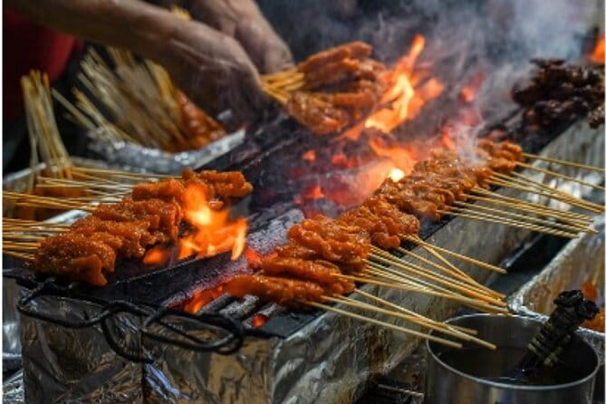 Private Tour Singapore Street Food & Night Tour - Merlion Park: Singapore’s famous symbol