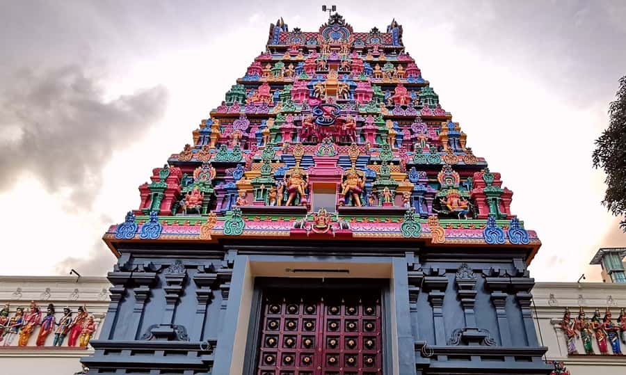 Secrets of Singapore Kick Scooter Tour with Dinner - Churches, temples, and stories behind the streets