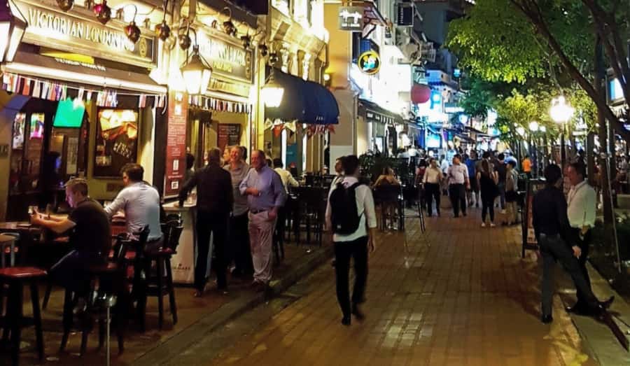 Secrets of Singapore Kick Scooter Tour with Dinner - Who gets the most from this evening?