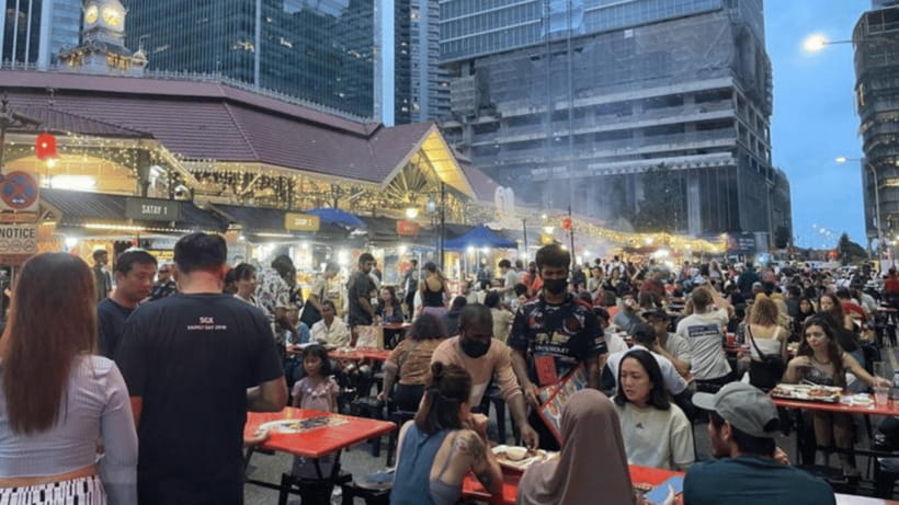 Signature Night Tour: Walk Through Marina with Food Tastings - Fuk Tak Chi Museum and Amoy Street