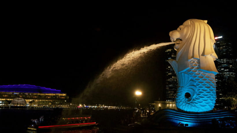 Signature Night Tour: Walk Through Marina with Food Tastings - Cavenagh Bridge and the Singapore River