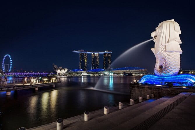 Signature Urban Night Tour: Sunset Street Food in Singapore - Cavanagh Bridge and the Fish Belly stories