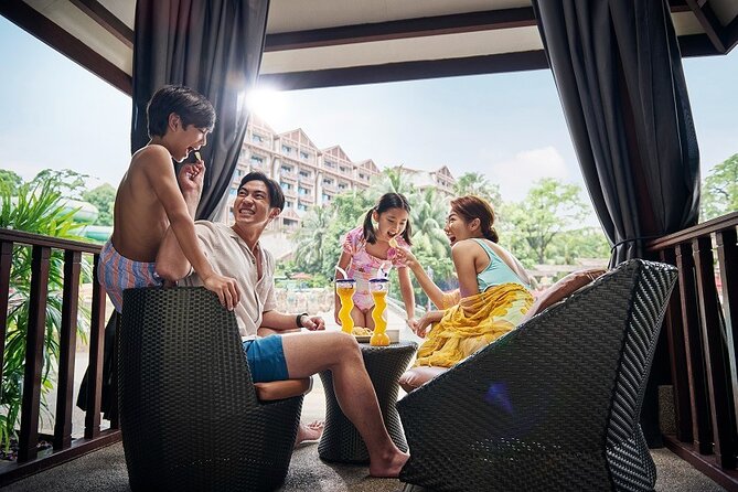 Singapore: Adventure Cove Waterpark Entrance Ticket - Snorkeling with fish and meeting the rays