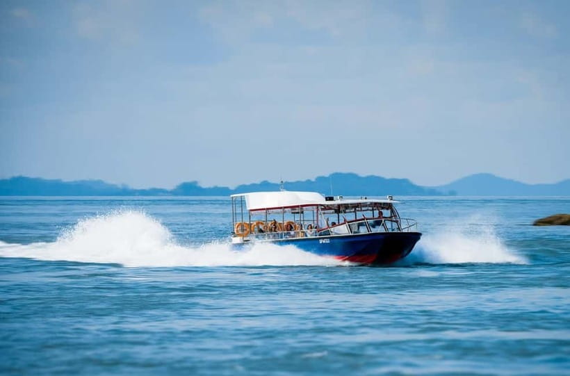Singapore: Albatross Speedboat Adventures Ticket - A fast look at Singapore from the Southern Islands