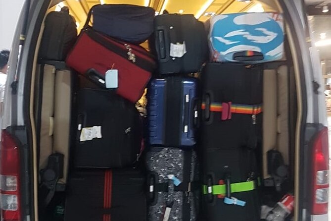 Singapore Arrival Ground Transfer in Limo-Bus - Changi arrival and the 60-minute waiting rule