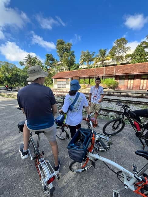 Singapore Brompton Bike Tour from Rail Corridor, with food! - Breakfast at SkyOasis @ Dawson