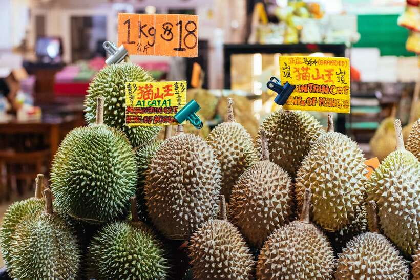 Singapore by Night 2.5-Hour Private Tour - What the guide adds to the evening