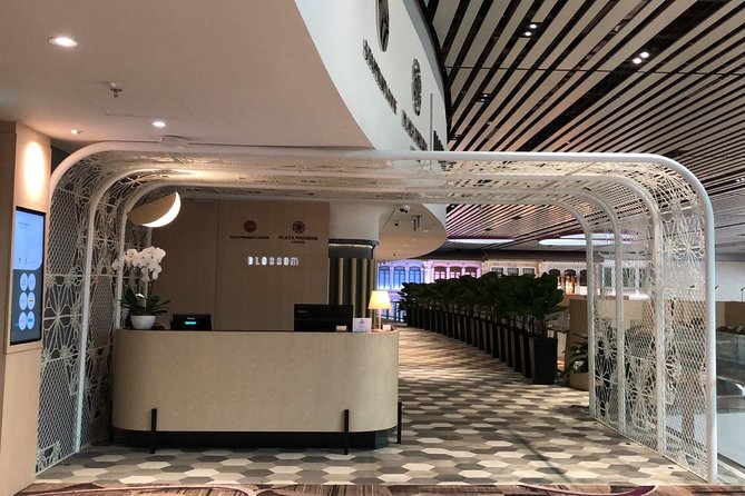 Singapore Changi Airport BLOSSOM - SATS & Plaza Premium Lounge at Terminal 4 - A 6-hour visit: the most balanced option