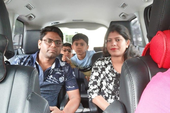 Singapore Changi Airport: Private Arrival Transfer with Meet & Greet Service - Service details that can make or break the arrival