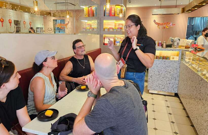 Singapore: Chinatown Hawker Guided 8-Dish Tasting Tour - Starting with Singapore’s hawker culture