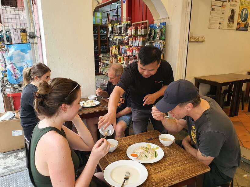 Singapore: Chinatown Hawker Guided 8-Dish Tasting Tour - Chinatown on foot, with stories between meals