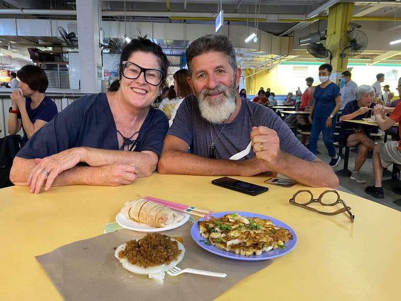 Singapore: Chinatown Hawker Guided 8-Dish Tasting Tour - Practical details that shape the day