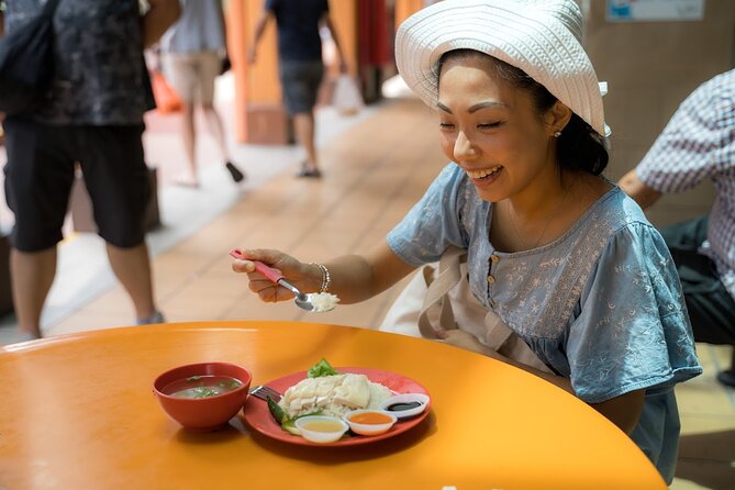 Singapore: Chinatown Hawker Market Food Tour with 7 Food Tastings - The cultural route between the plates